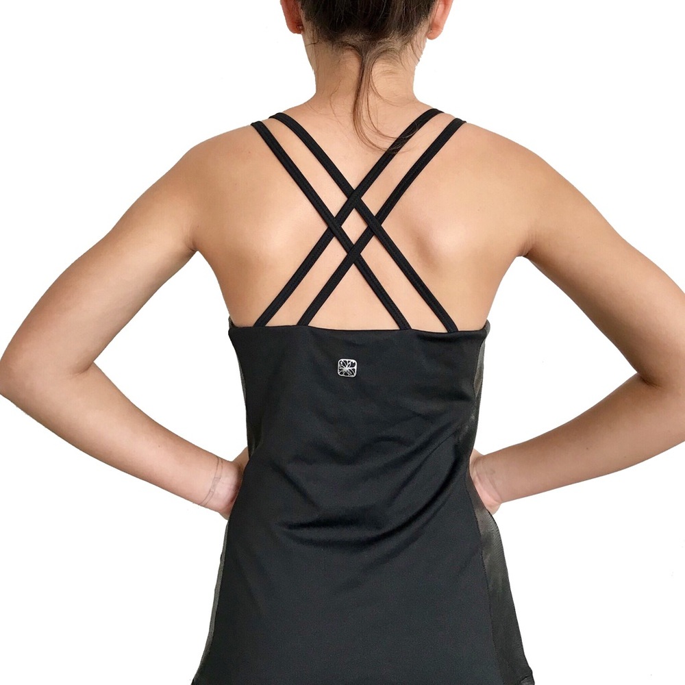 Apana Criss Cross back Workout shirt black